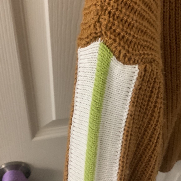 Timing Sweater (Roolee) - Picture 2 of 2